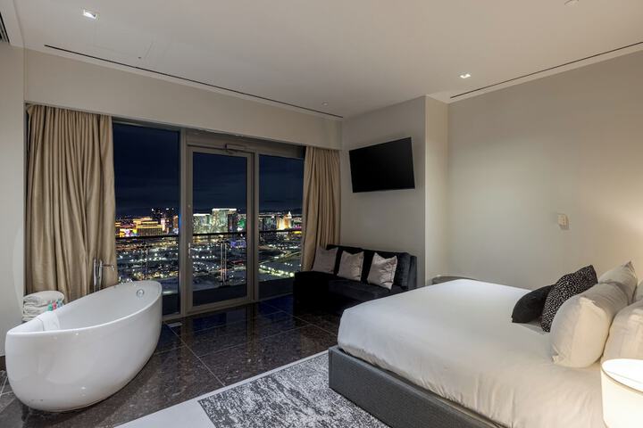Room 95 of 484
