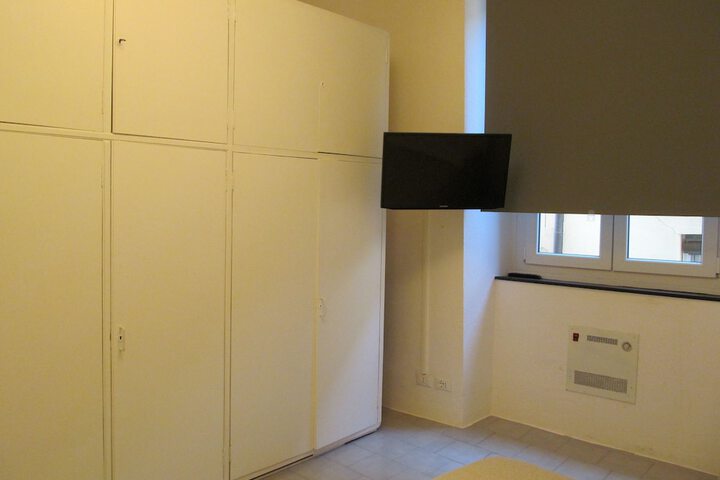 Room 7 of 19
