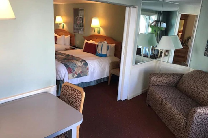 Room 53 of 87