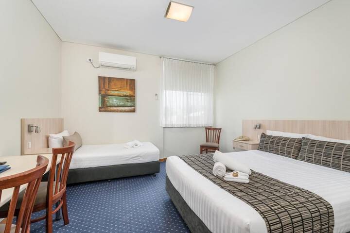 Room 21 of 37