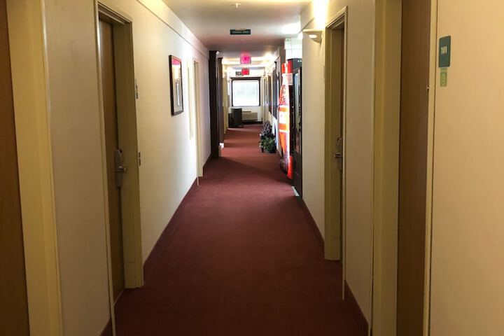 Ballroom/Hall 94 of 107