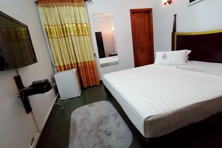 Room 7 of 29