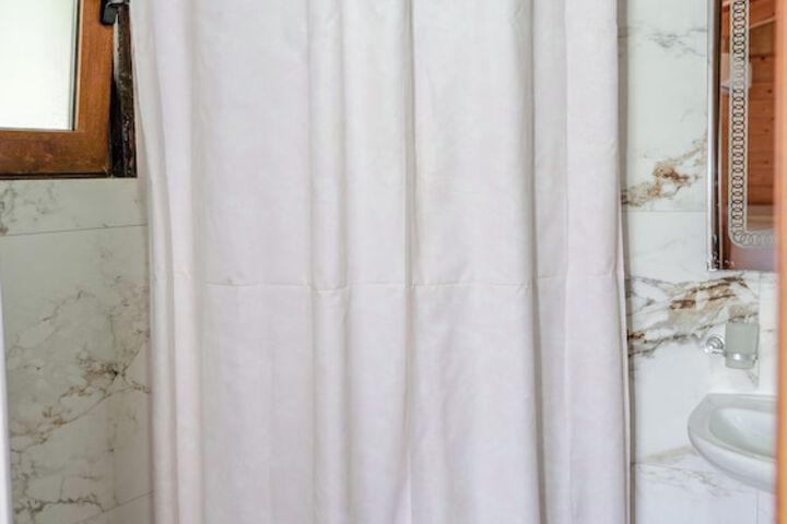Room 53 of 85