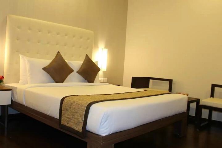Room 6 of 51