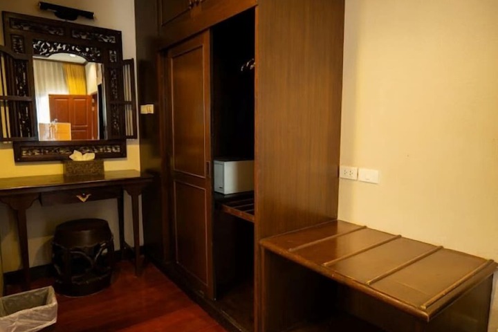 Room 27 of 115