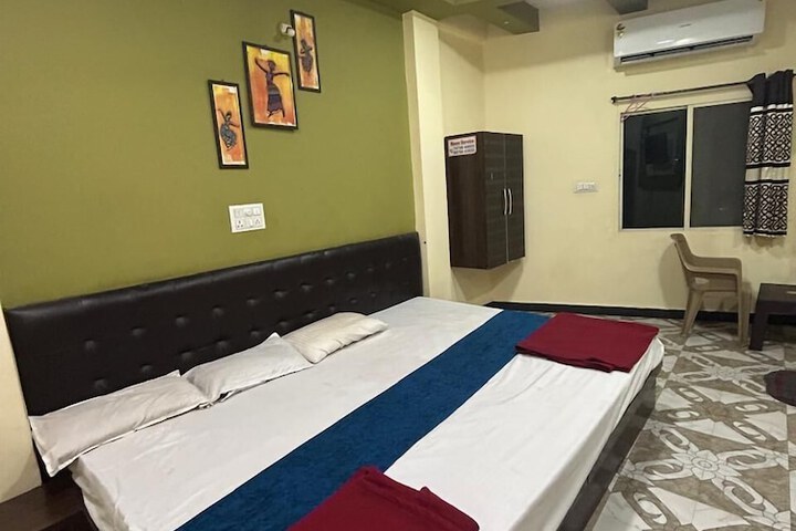Room 9 of 24