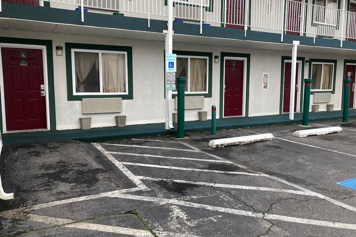 Wheelchair accessible van parking