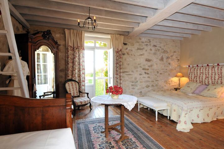 Room 4 of 10