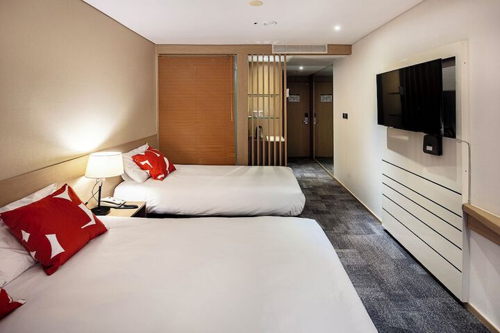 Room 49 of 122
