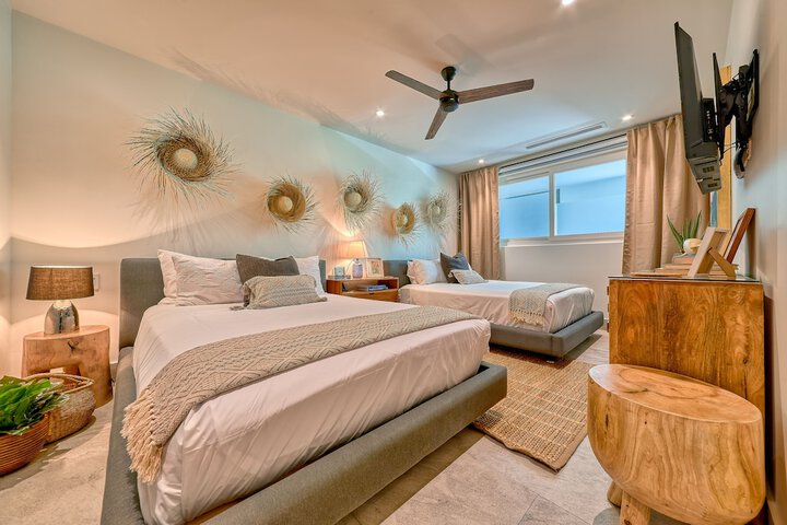 Room 25 of 270