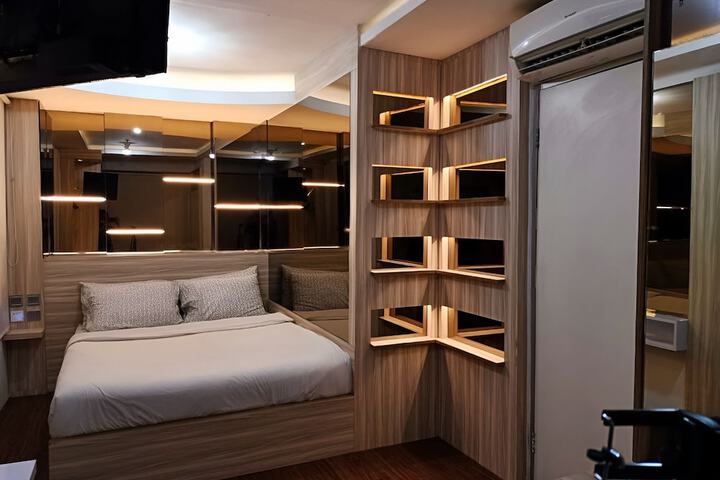 Room 12 of 42