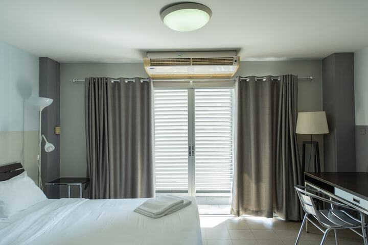 Room 9 of 49