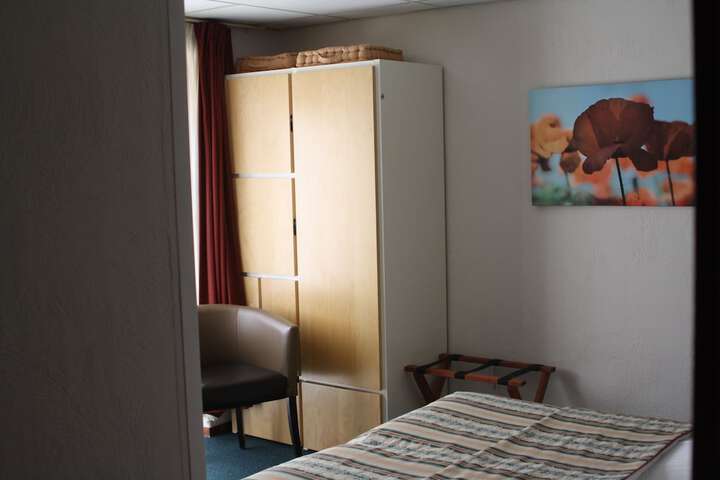 Room 6 of 139