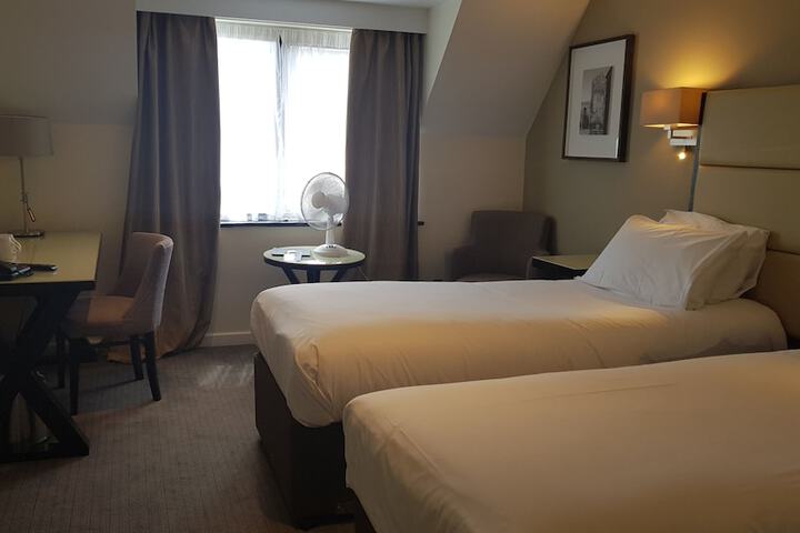 Room 15 of 40