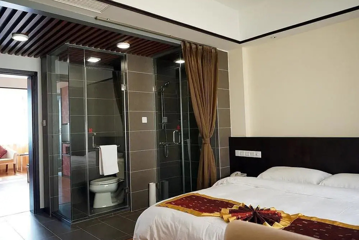 Room 5 of 14