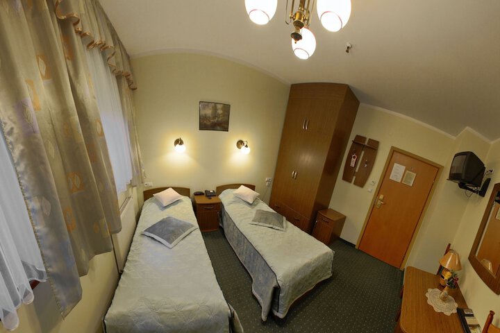 Room 6 of 61