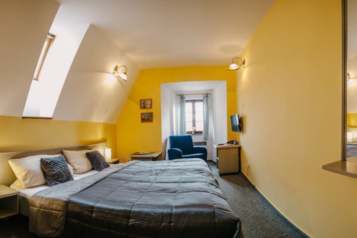 Room 4 of 46