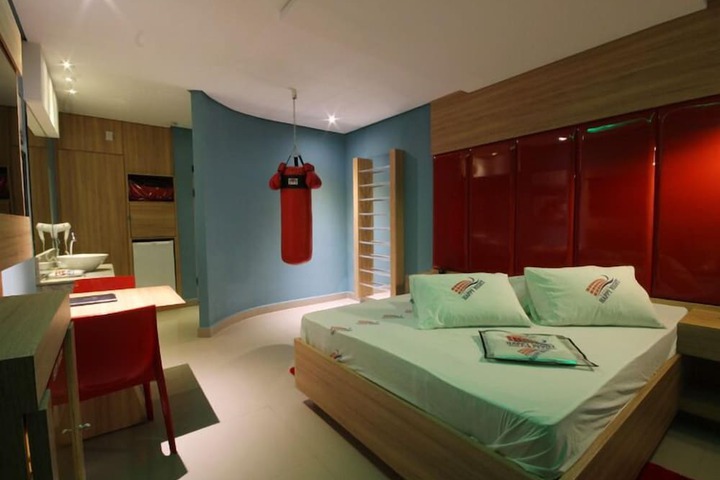 Room 4 of 61