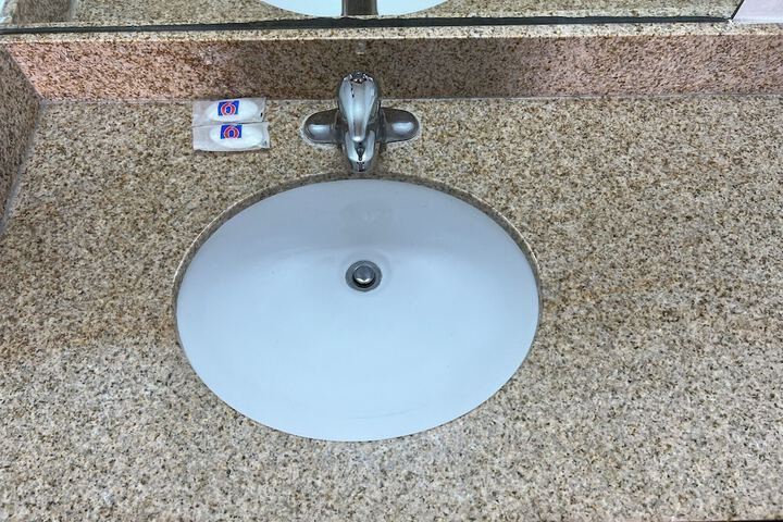 Bathroom sink