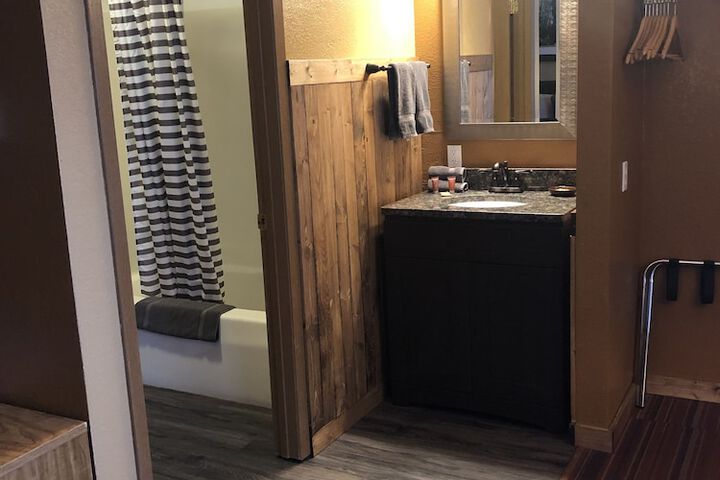 Bathroom sink