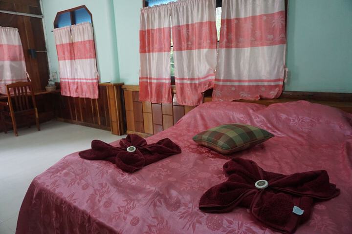 Room 9 of 38