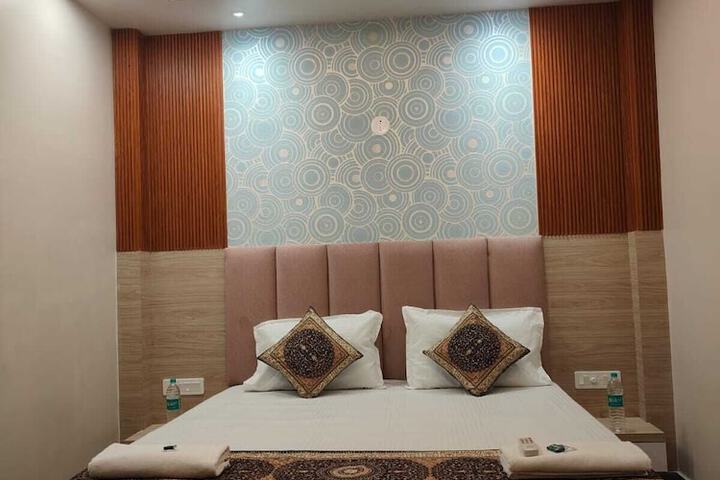 Room 38 of 54