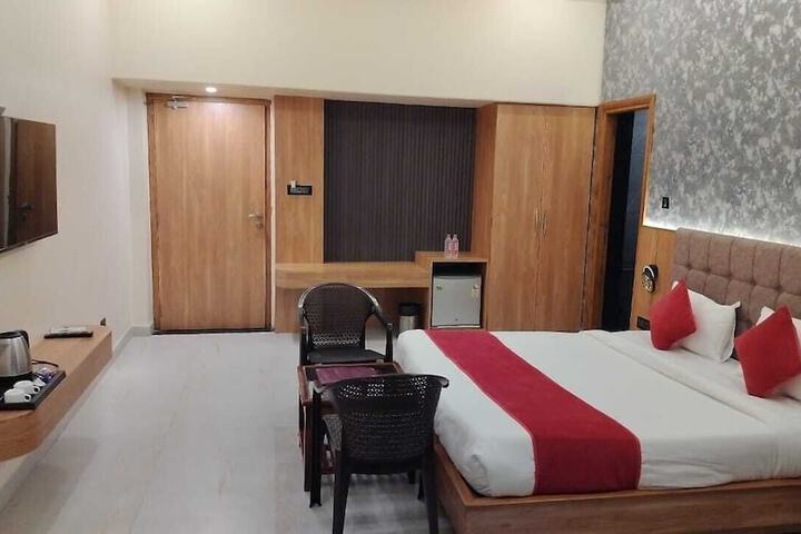 Room 5 of 62