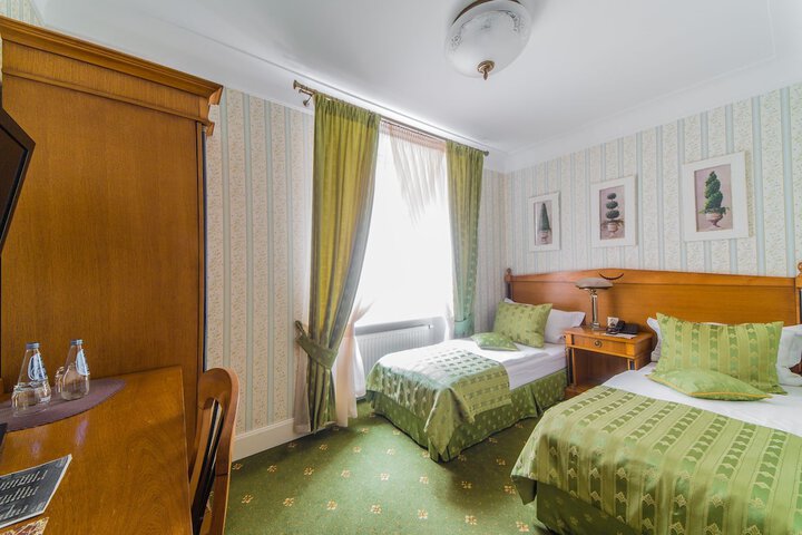 Room 22 of 66