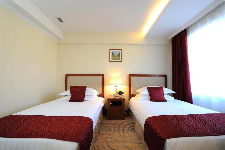 Room 30 of 326