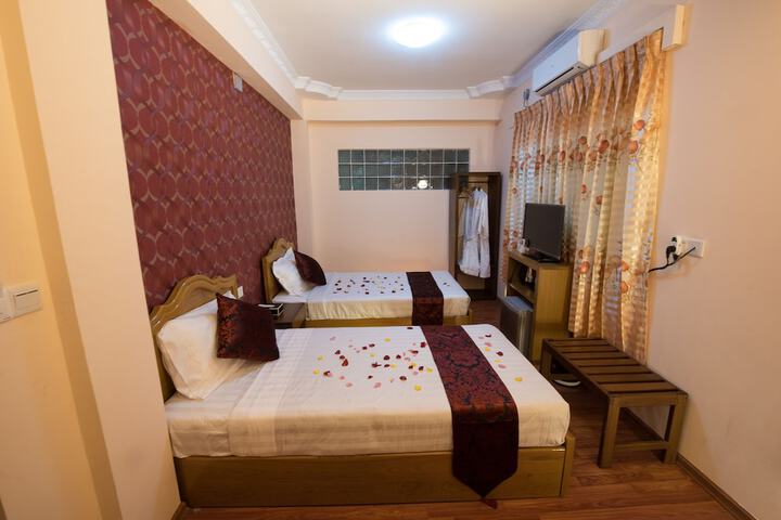 Room 12 of 48