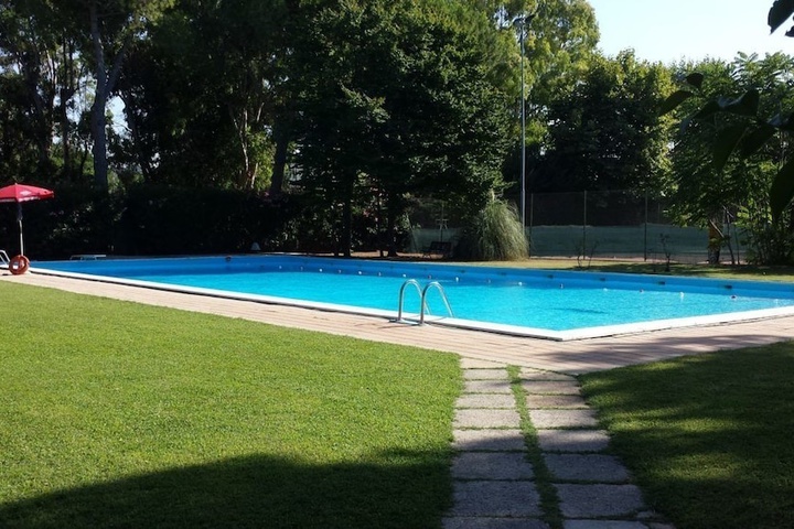 Pool 12 of 21