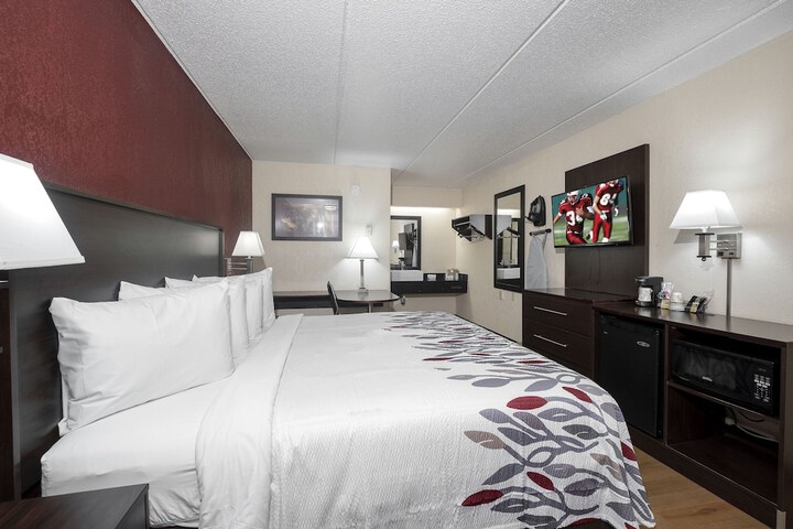 Superior King Bed (9 of 16)