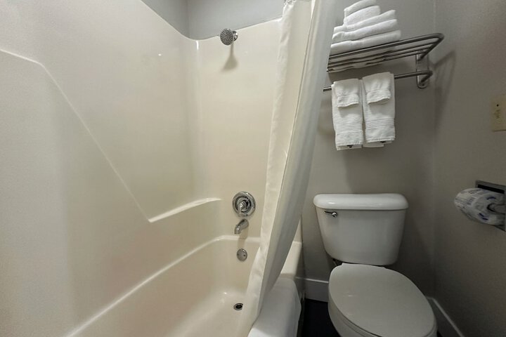 Room 17 of 40