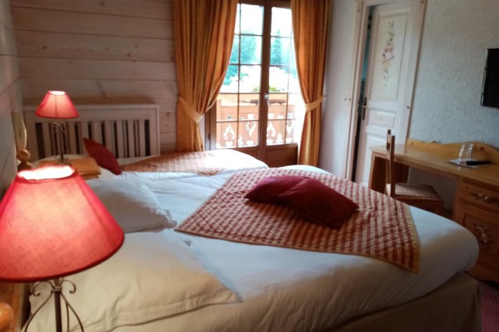 Room 9 of 50