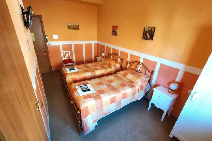 Room 36 of 140
