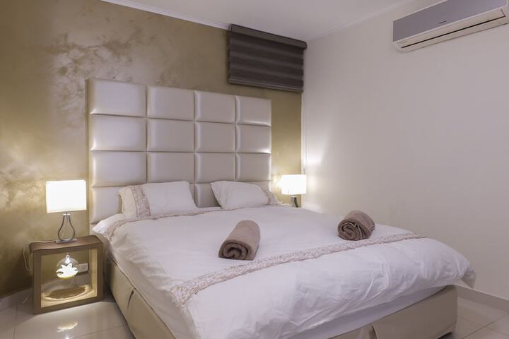 Room 5 of 21