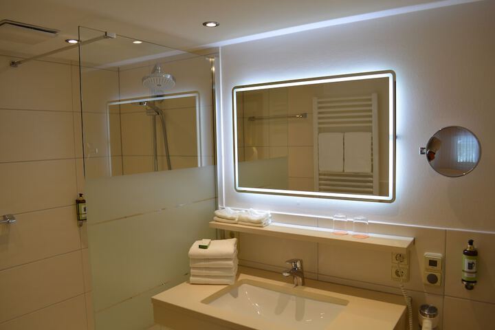 Room 17 of 47