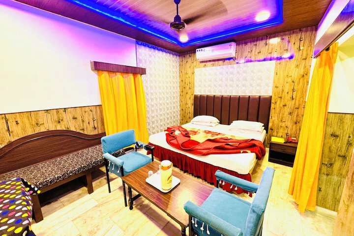 Room 9 of 26