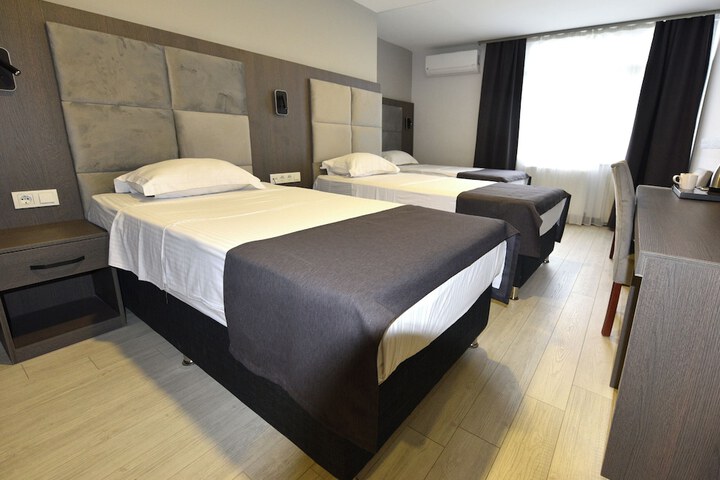 Room 8 of 32