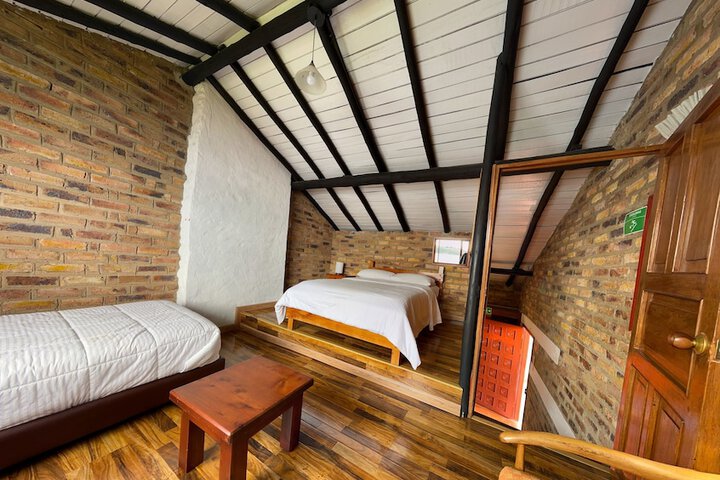 Room 9 of 42