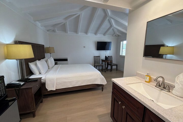 Room 32 of 137