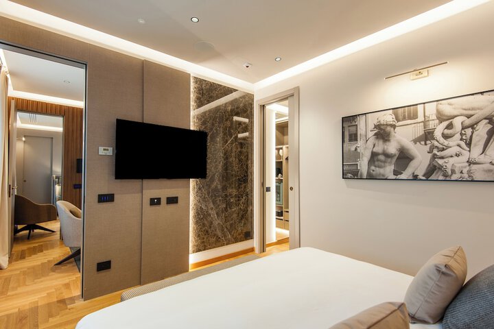 Room 36 of 157