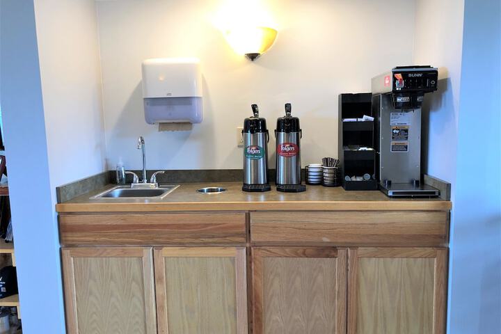 Breakfast/Coffee Service 80 of 111
