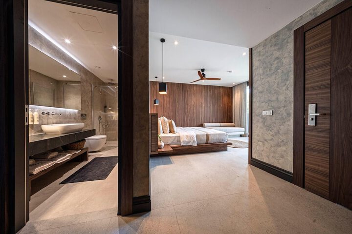 Room 11 of 140