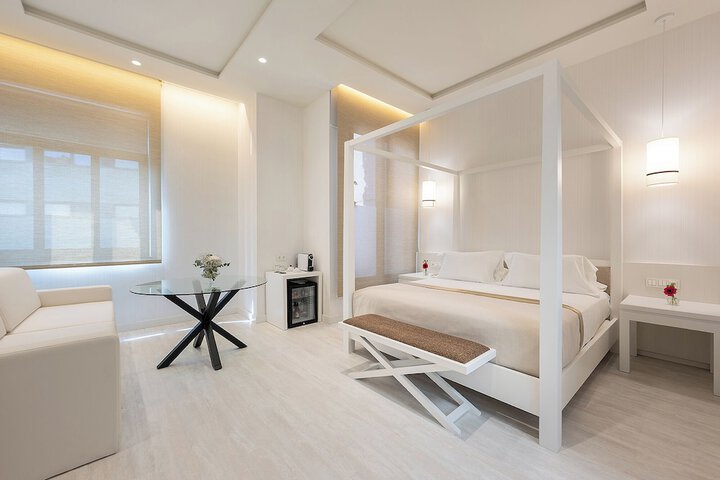 Room 81 of 158