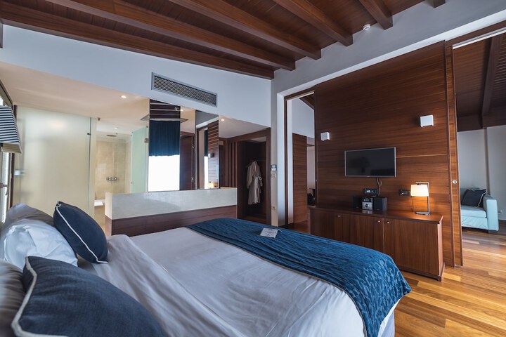 Room 11 of 46