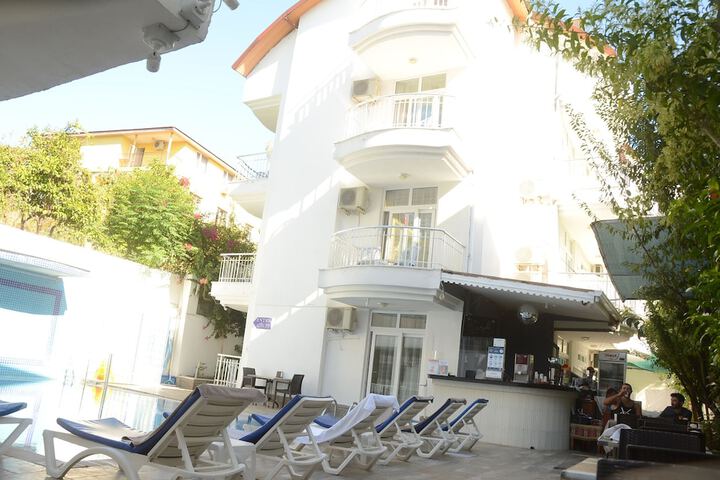 Honor a Pansiyon Side in Manavgat