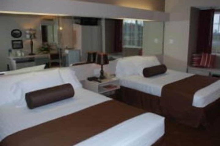 Room 5 of 33