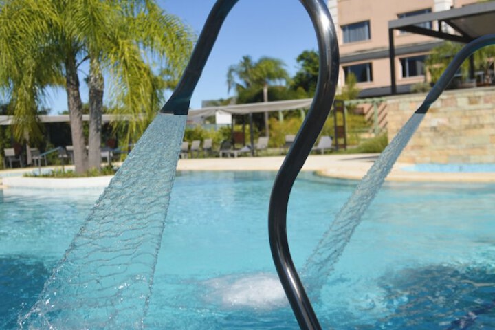 Pool 21 of 32