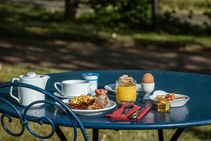 Breakfast/Coffee Service 116 of 154